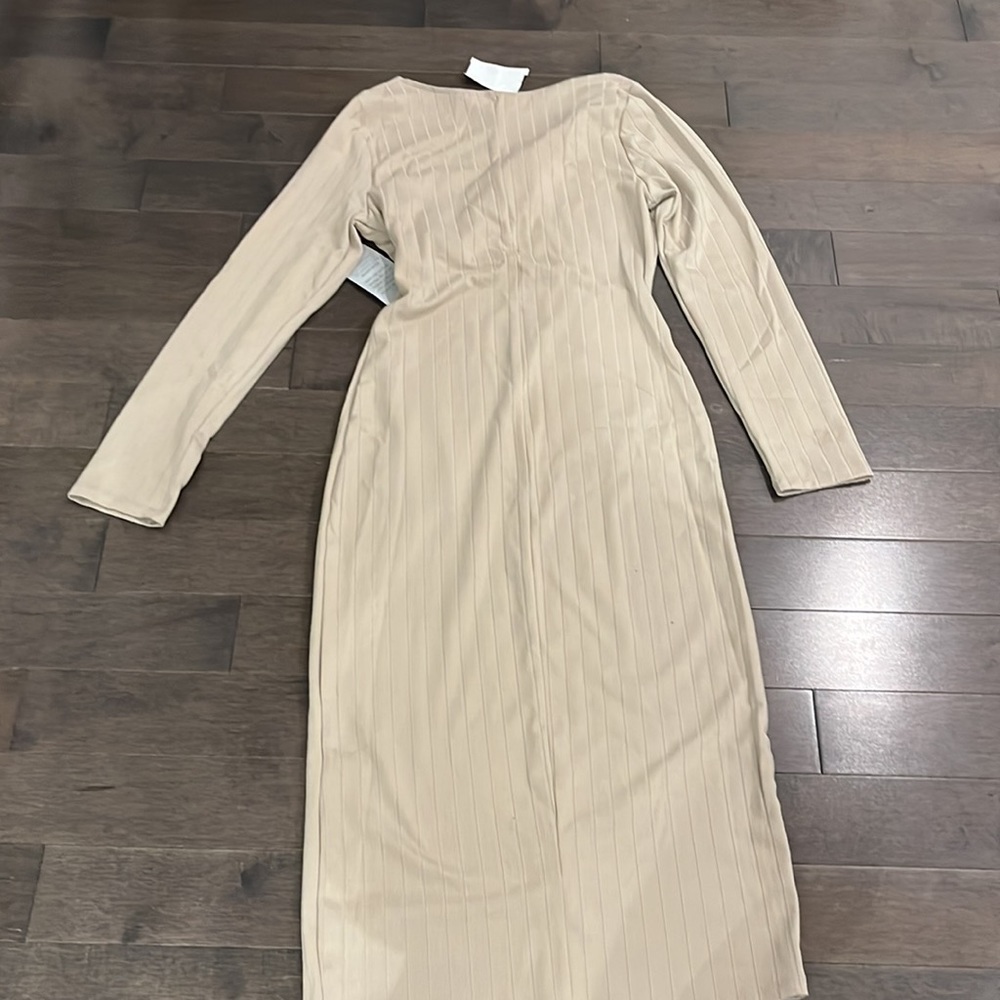 ASTR Dress - Picture 4 of 4
